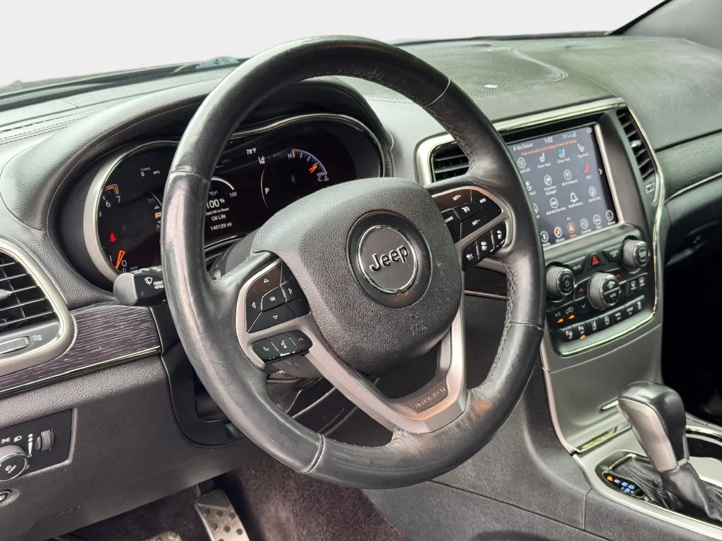 Used 2018 Red Jeep Overland image 18