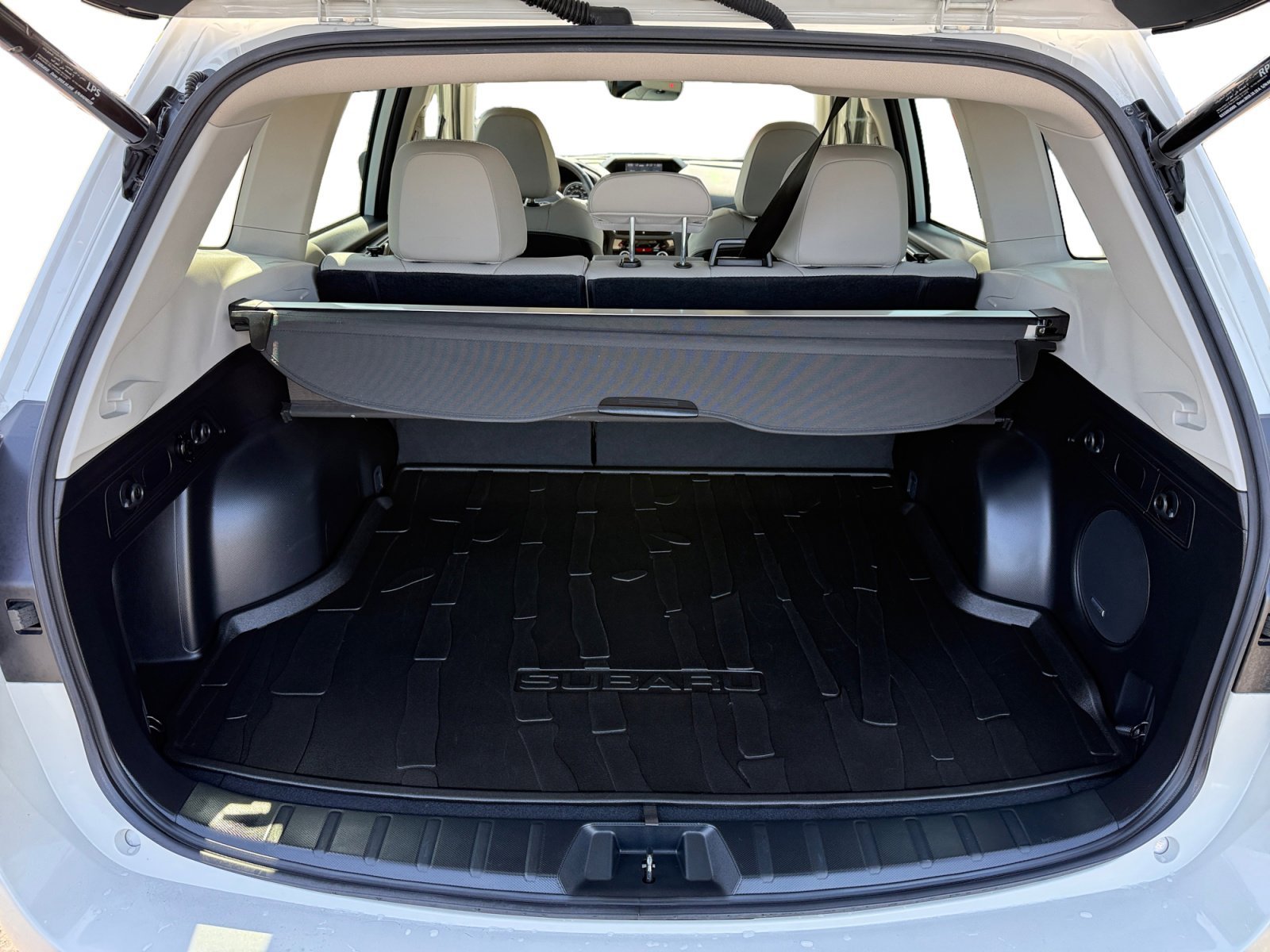Used 2020 Crystal White Pearl Subaru Limited image 17