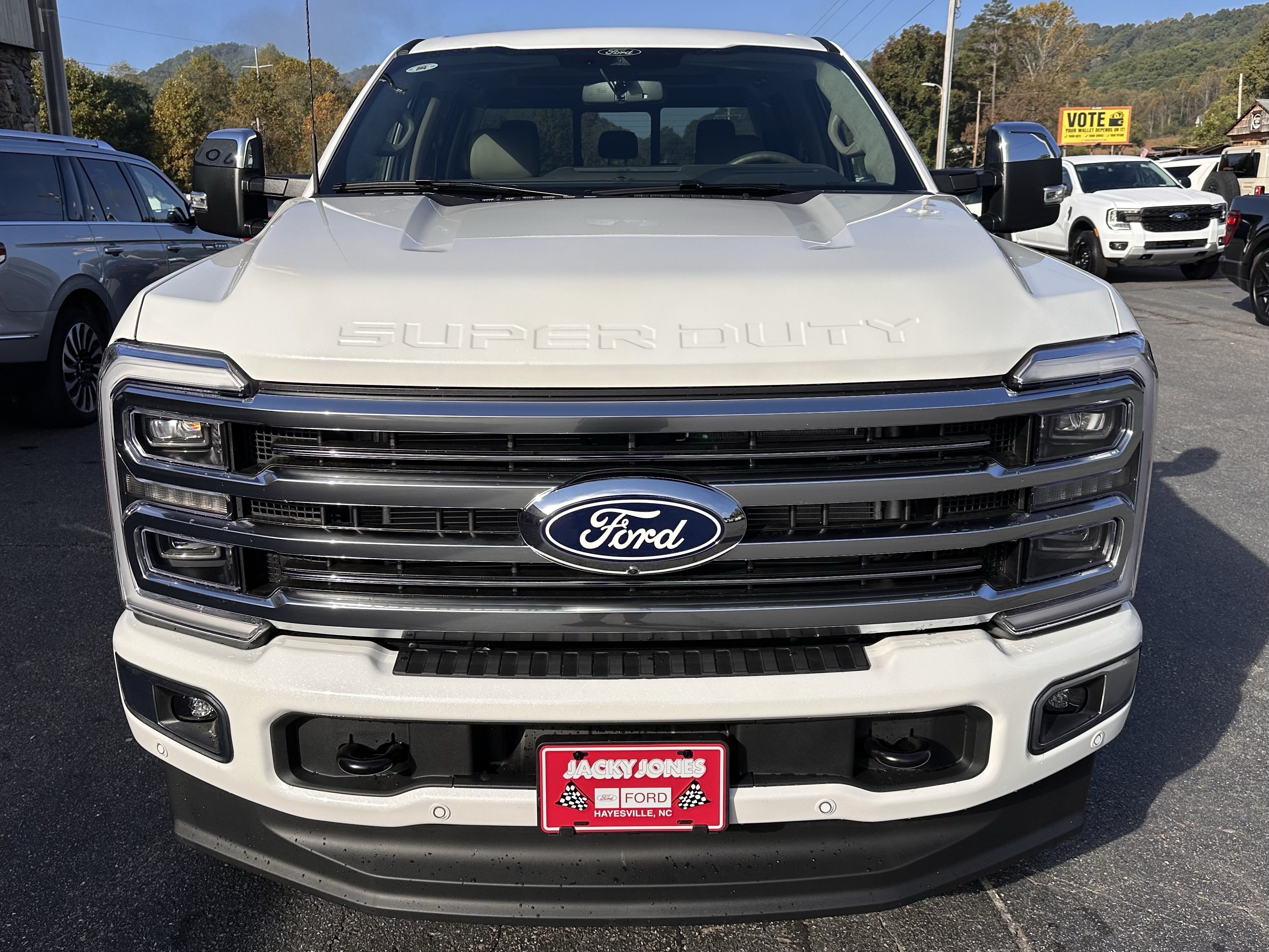 New 2027 Star White Metallic Tri-Coat Ford F-250® Platinum® image 3
