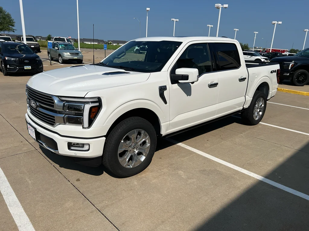 New 2026 Star White Metallic Tri-Coat Ford Platinum® image 4
