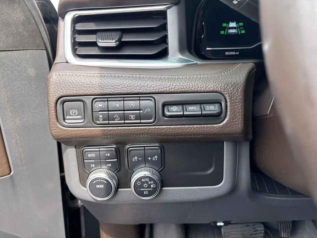 Used 2022 Black GMC Denali image 18