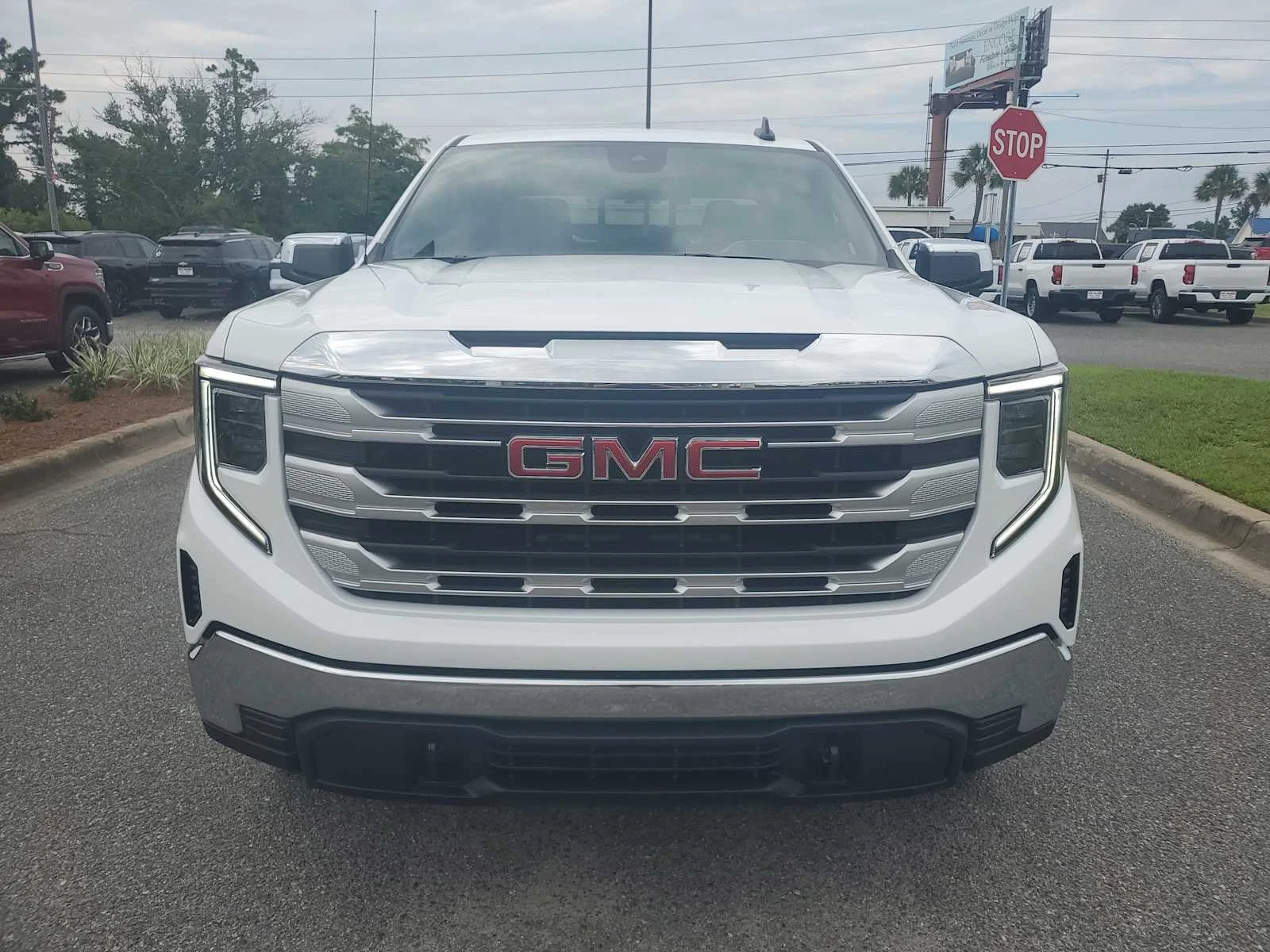 New 2026 Summit White GMC SLE image 9