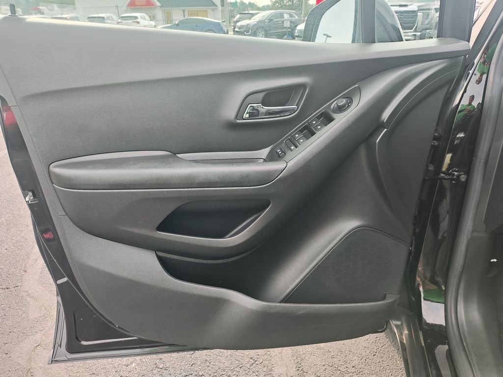Used 2022 Black Chevrolet LS image 12