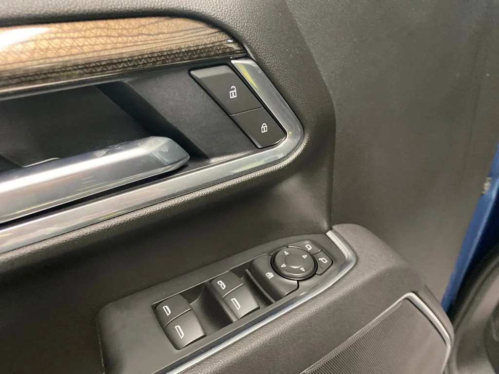 Used 2025 Blue Chevrolet LT image 12