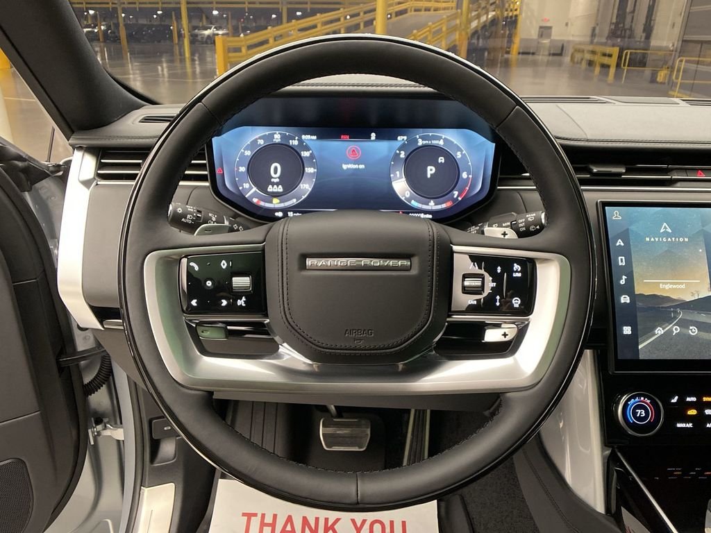 Used 2023  Land Rover SE image 11