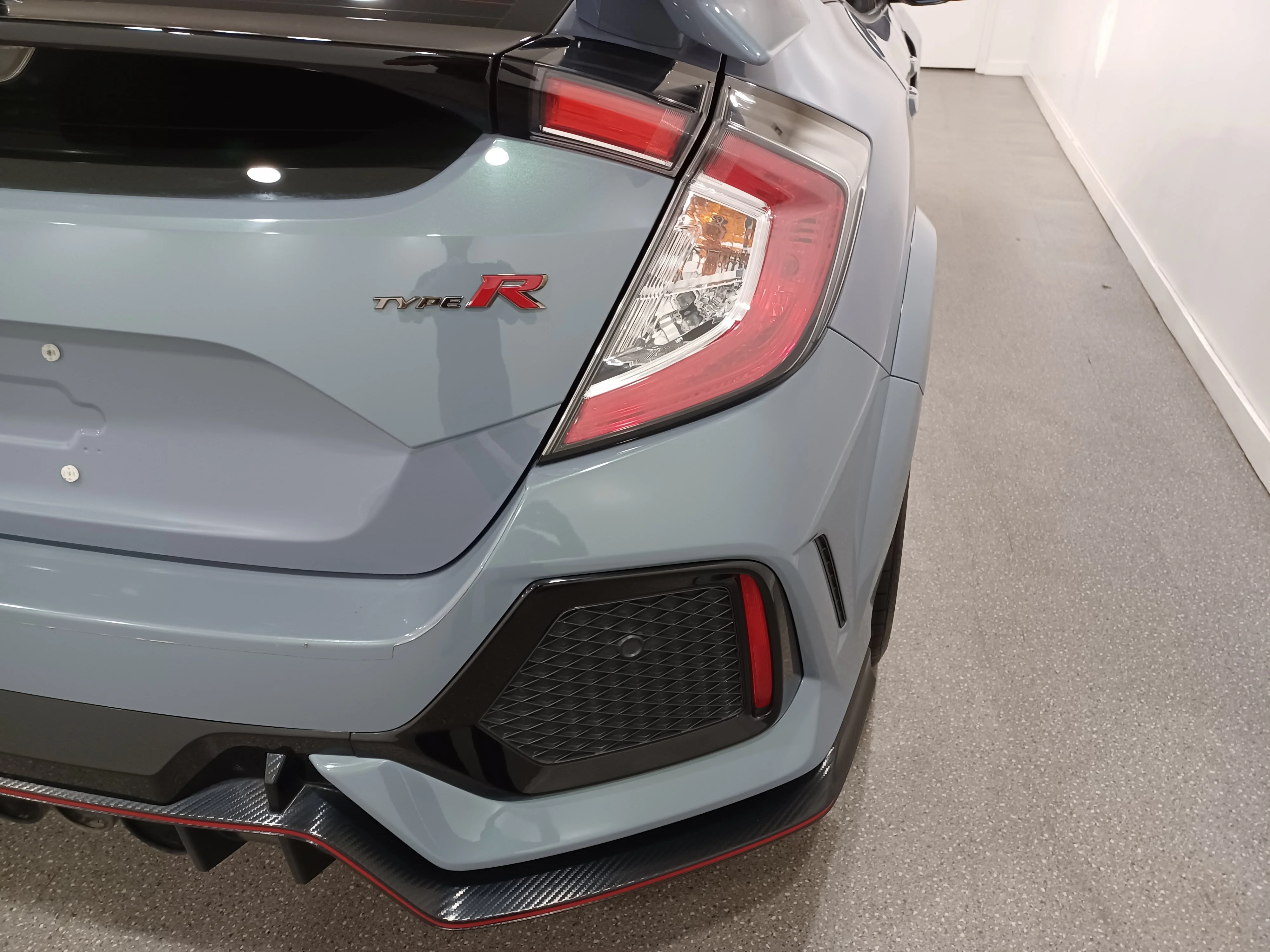 Used 2019 Sonic Grey Pearl Honda Manual*306HP!! | 6spd Manual | Sonic Grey Pearl | Red Alcantara Seats | Nav | Park Assist | CarPlay image 22
