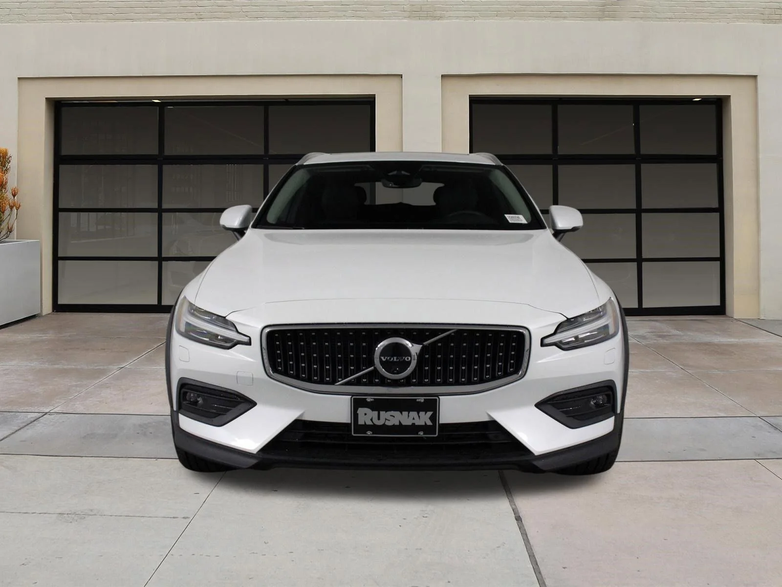 2026 Volvo V60 Cross Country Plus - Photo 2