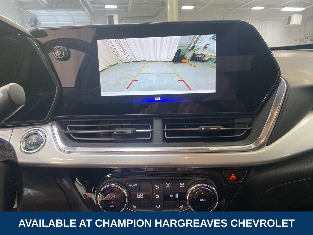 Used 2024 Summit White Chevrolet LT image 19