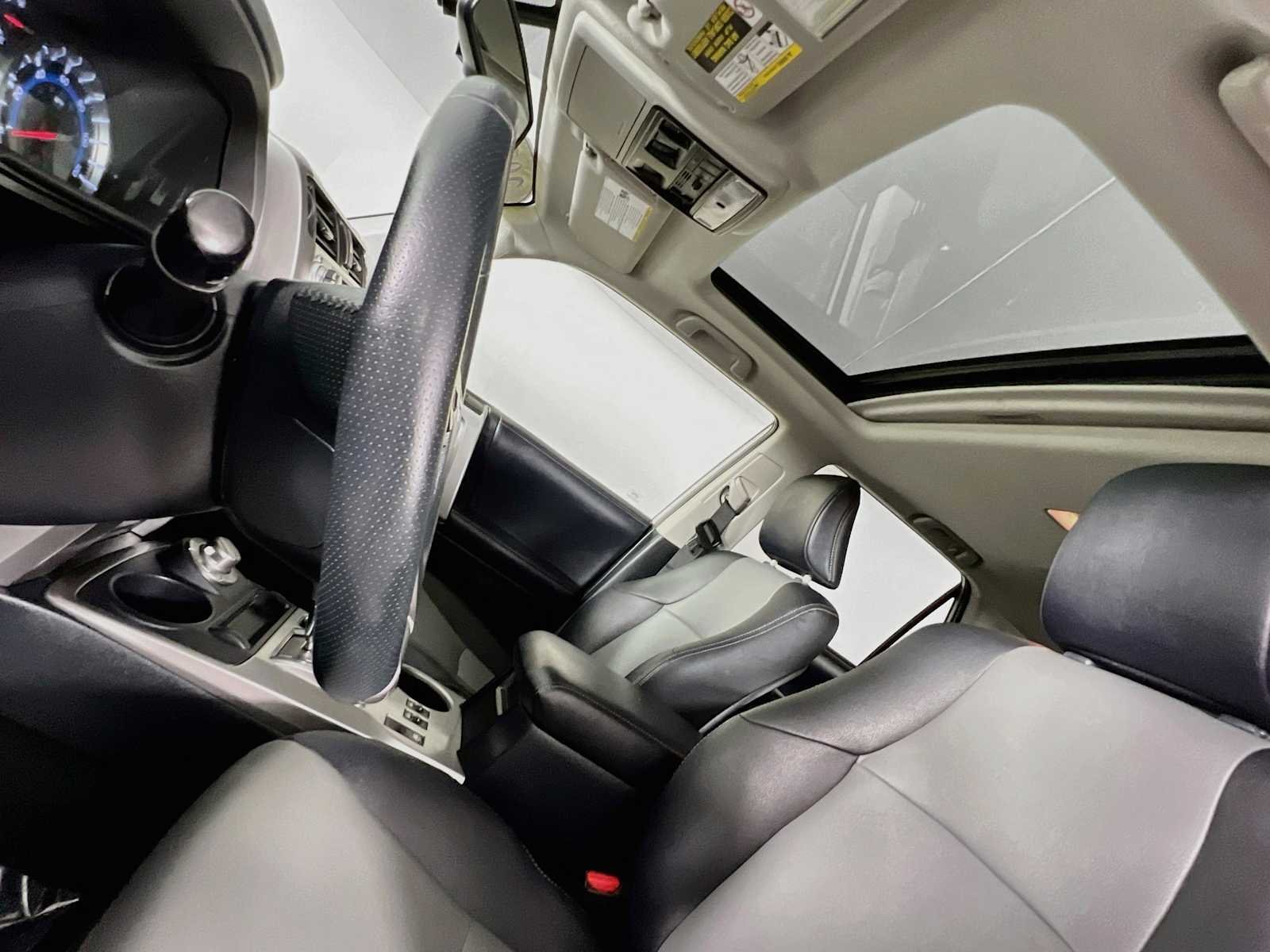 Used 2018 Classic Silver Metallic Toyota SR5 Premium image 23