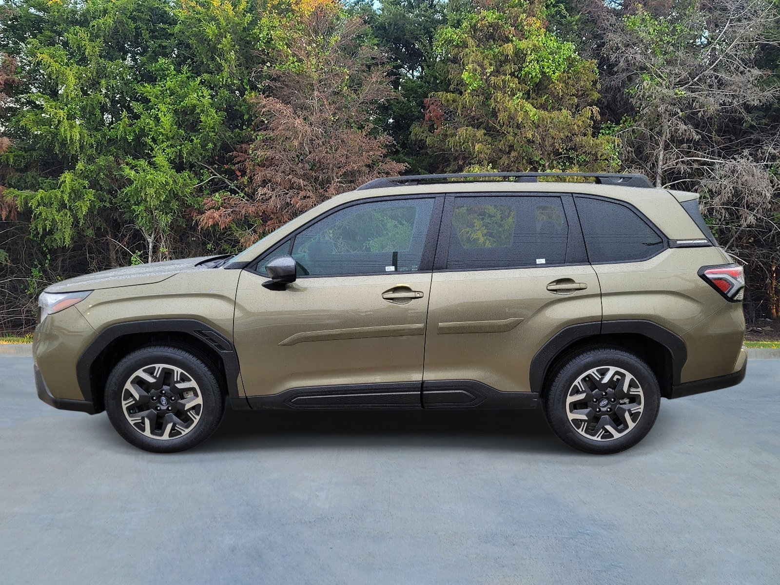 Certified Used 2025 Autumn Green Metallic Subaru Premium image 22