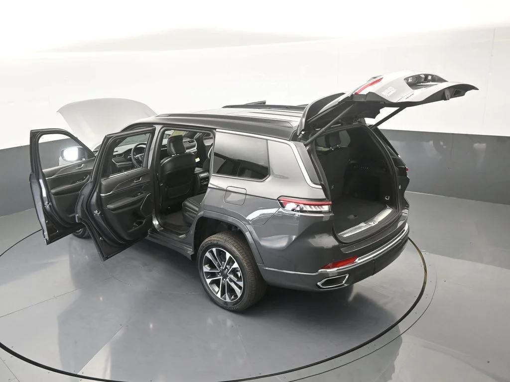 Used 2024 Baltic Gray Metallic Clearcoat Jeep Overland image 71