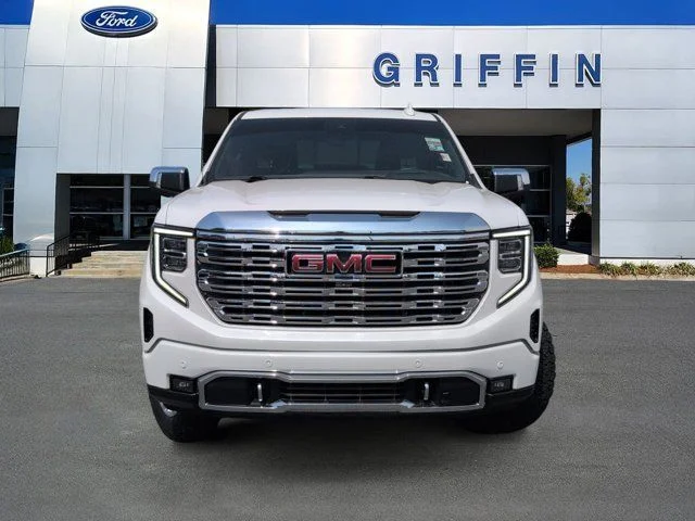 Used 2023 White Frost Tricoat GMC Denali image 12