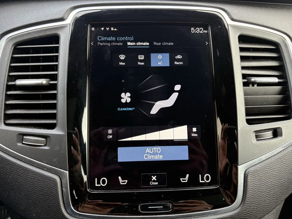 Used 2020 Crystal White Volvo T5 Momentum image 21