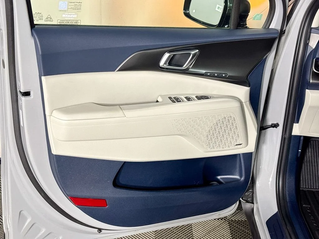 New 2026 Ceramic Silver Kia SX Prestige image 10