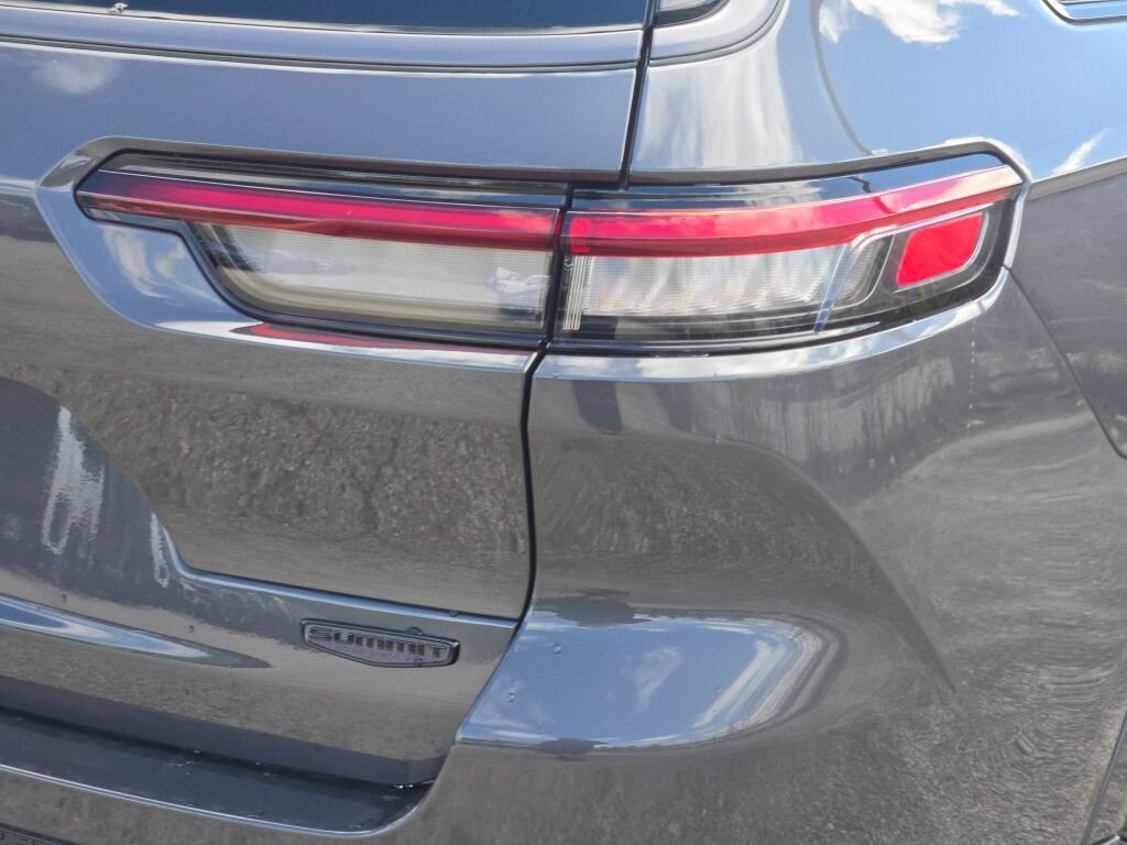 New 2026 Baltic Gray Metallic Clear-Coat Exterior Paint Jeep Summit image 14
