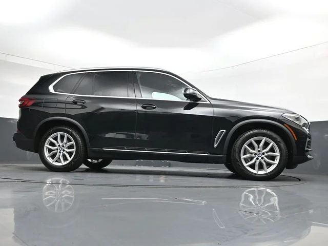 Used 2023 Black BMW xDrive40i image 30