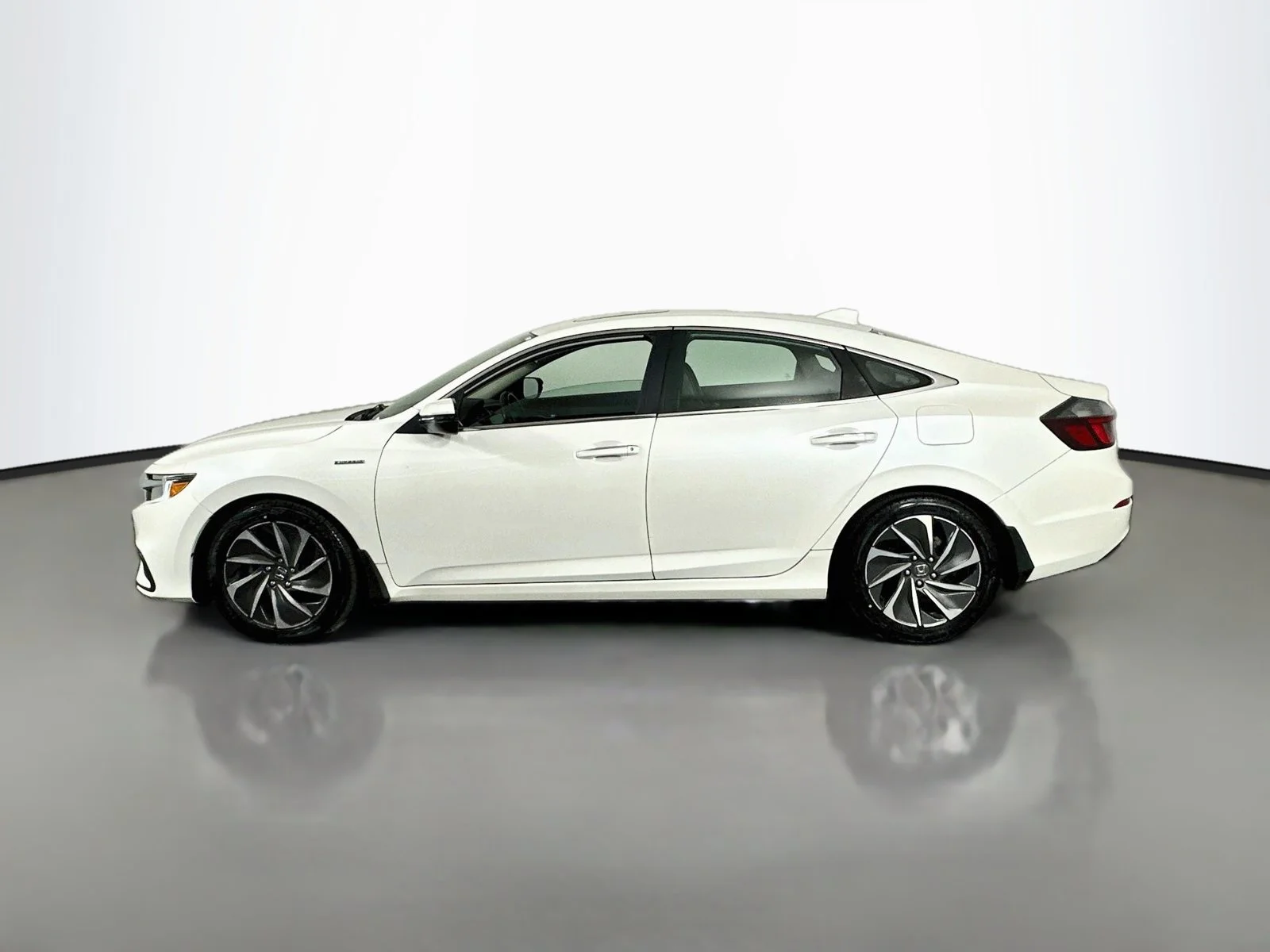 Used 2019 White Orchid Pearl Honda Touring image 4