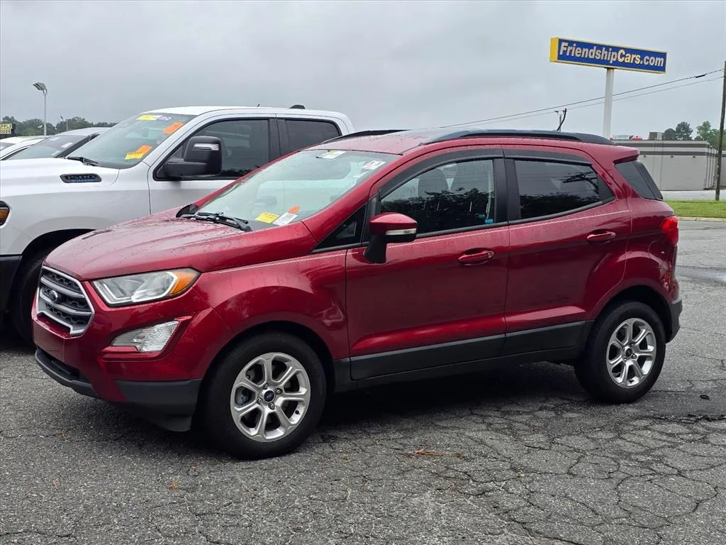 Used 2019 Red Ford SE image 2