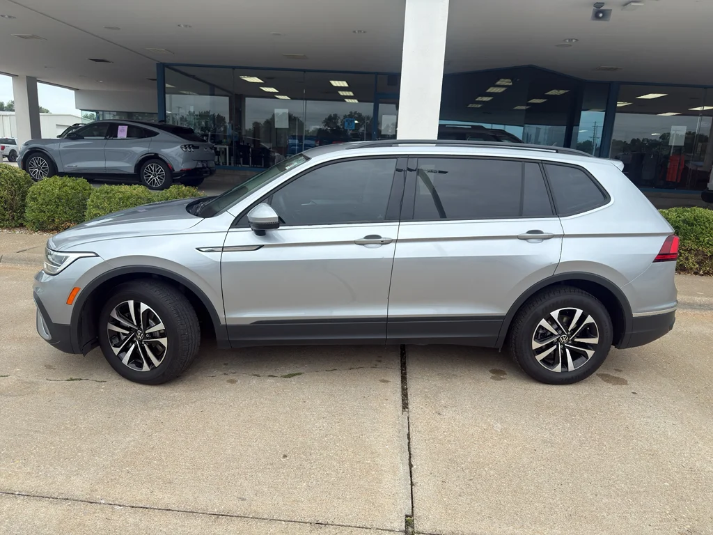 Used 2024 Pyrite Silver Metallic Volkswagen S image 9