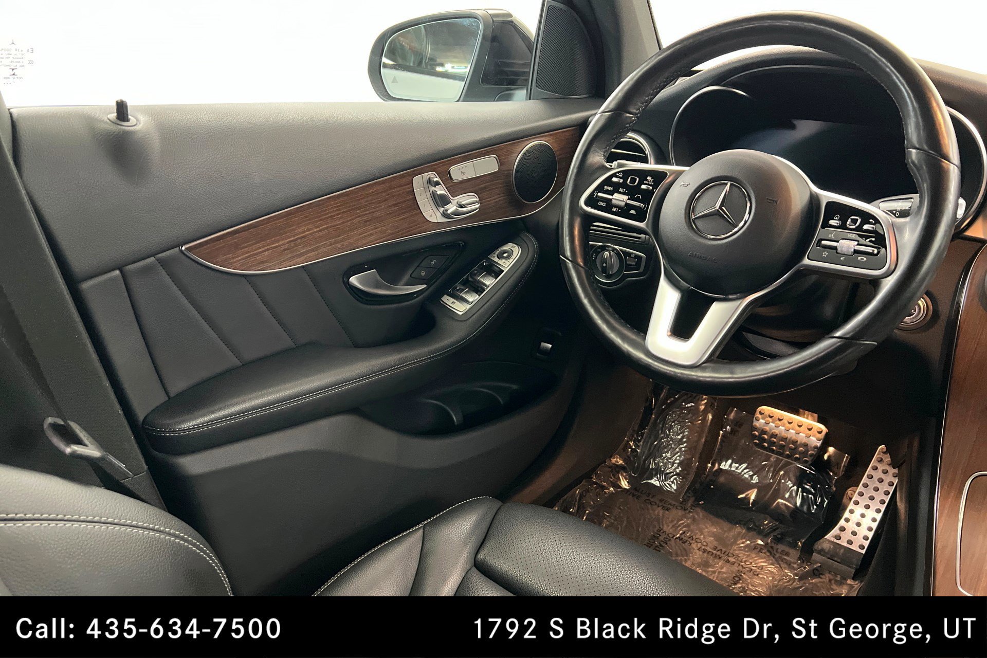 Certified Used 2022 CIRRUS SILVER METALLIC Mercedes-Benz GLC 300 image 12