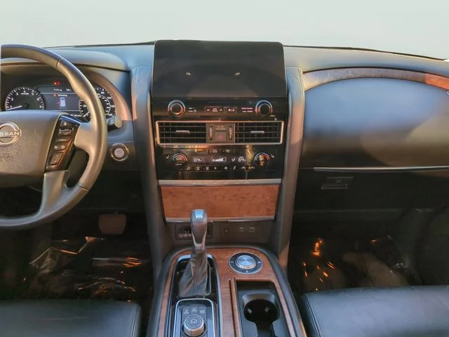 Used 2022 White Nissan SL image 16