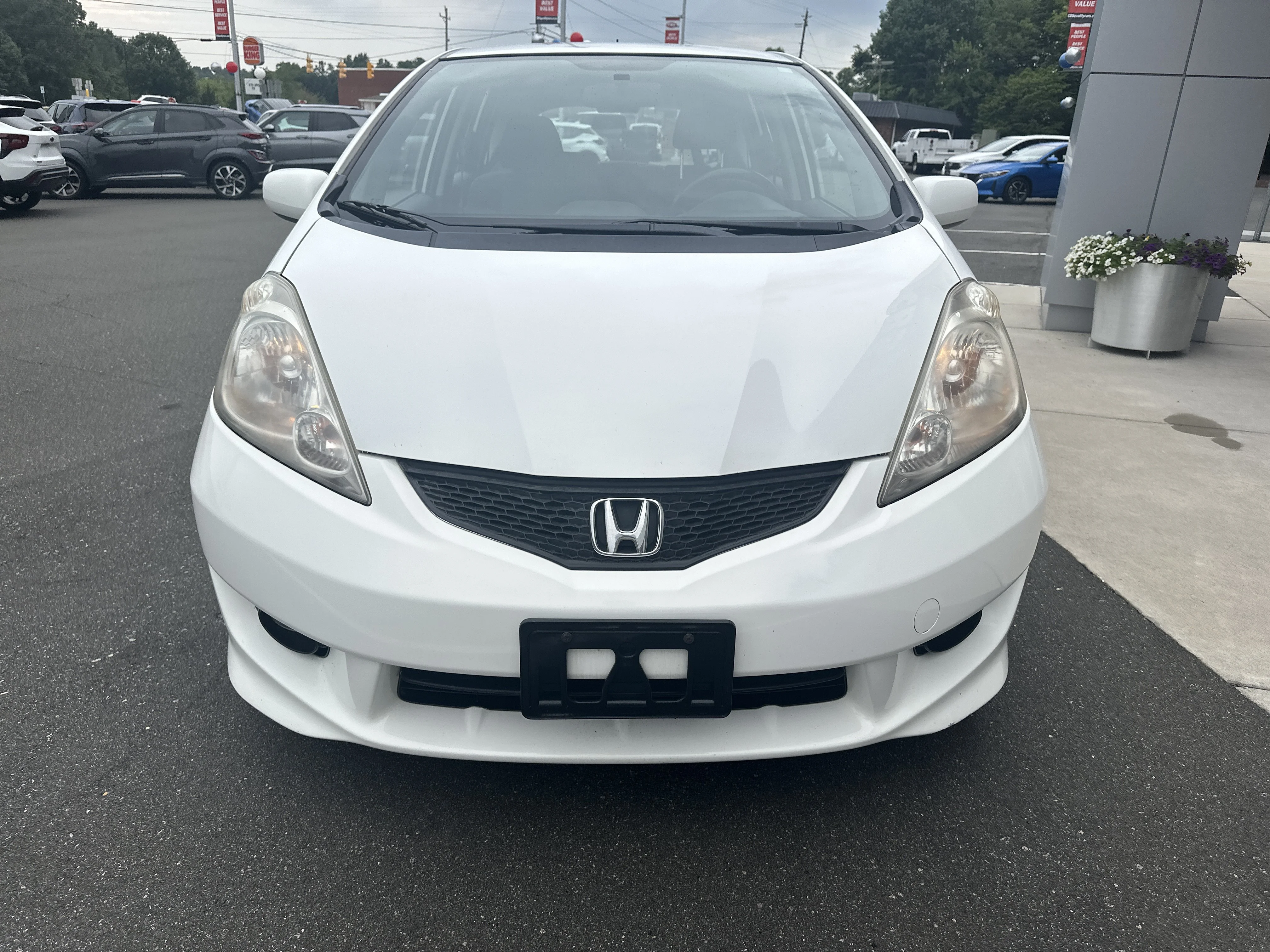 Used 2010 Taffeta White Honda Sport image 3