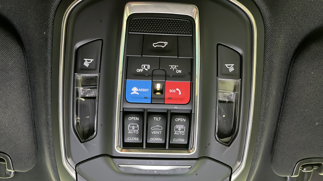 Used 2025 Fathom Blue Pearlcoat Jeep Limited image 35