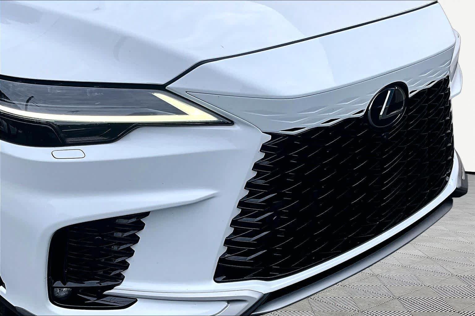 Used 2024 Ultra White Lexus F SPORT Handling image 30