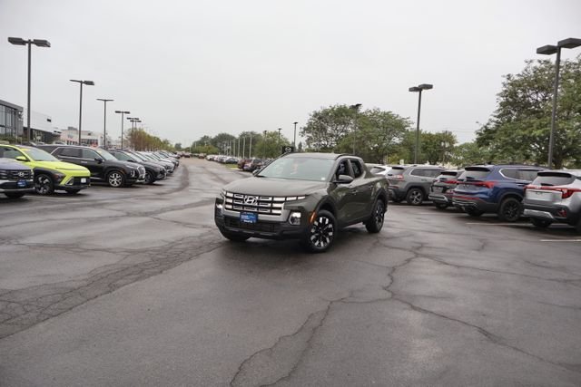 Used 2025 Green Hyundai SEL image 1