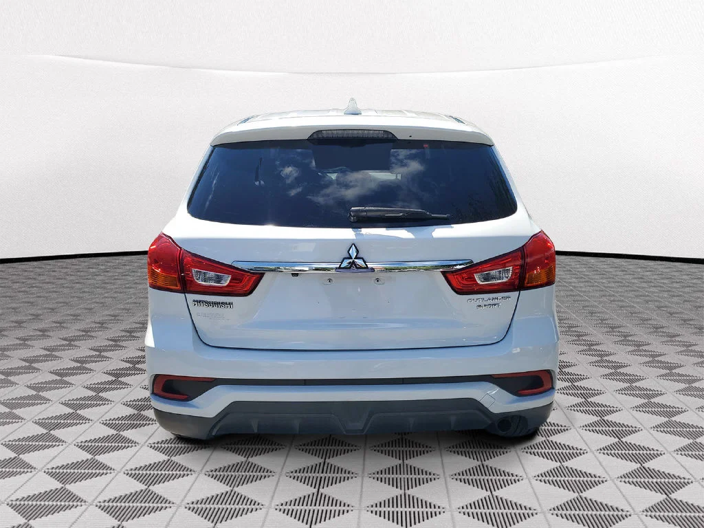 Used 2018  Mitsubishi 2.0 LE image 5
