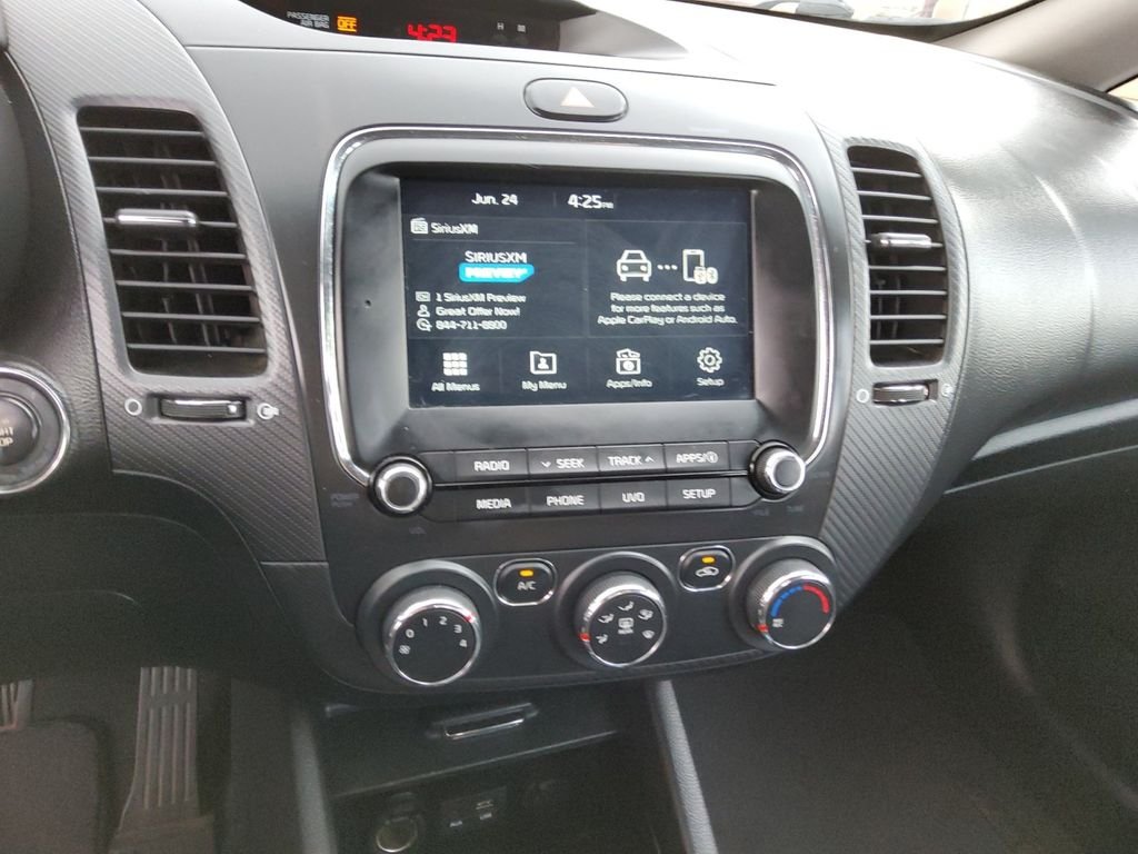 Used 2017 Black Kia EX image 11