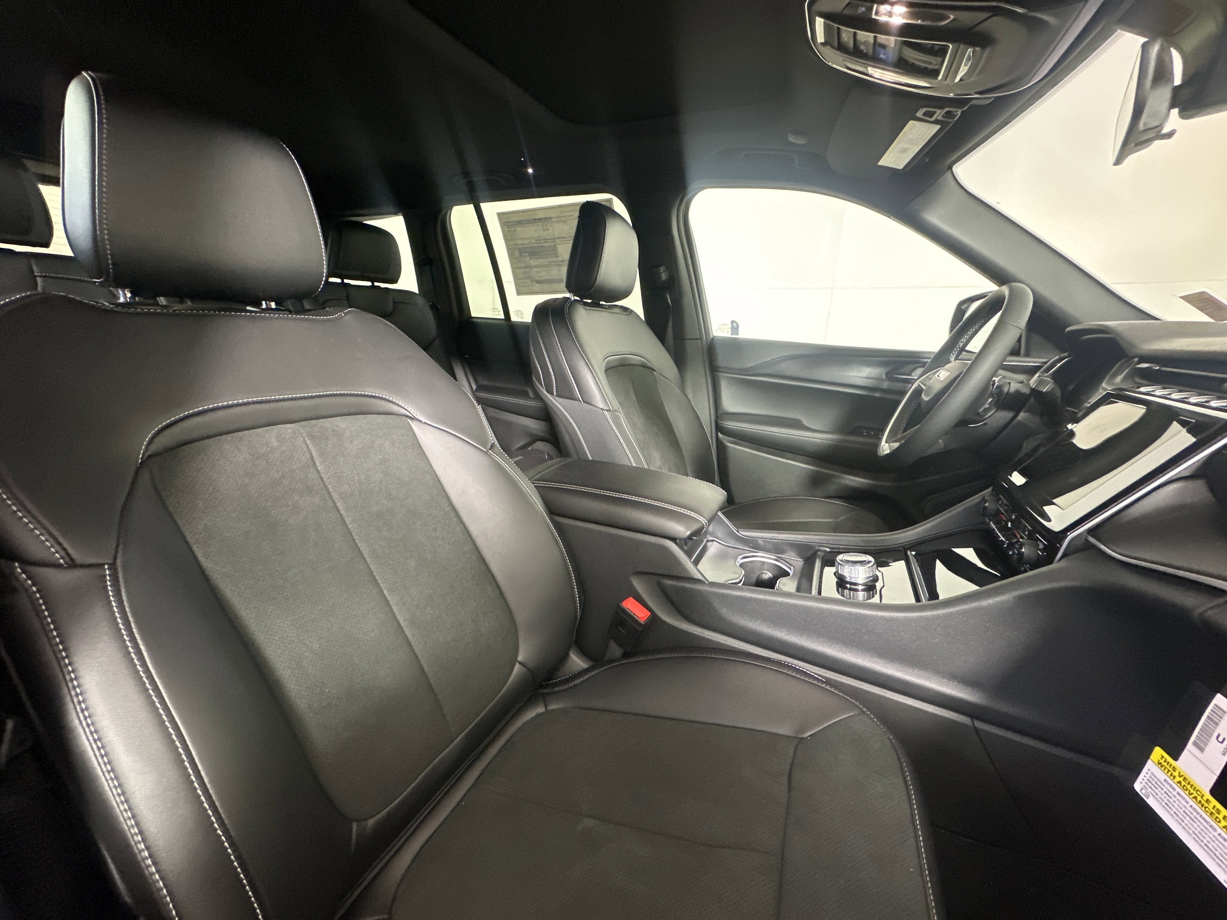 2025 Jeep Grand Cherokee Altitude - Photo 23