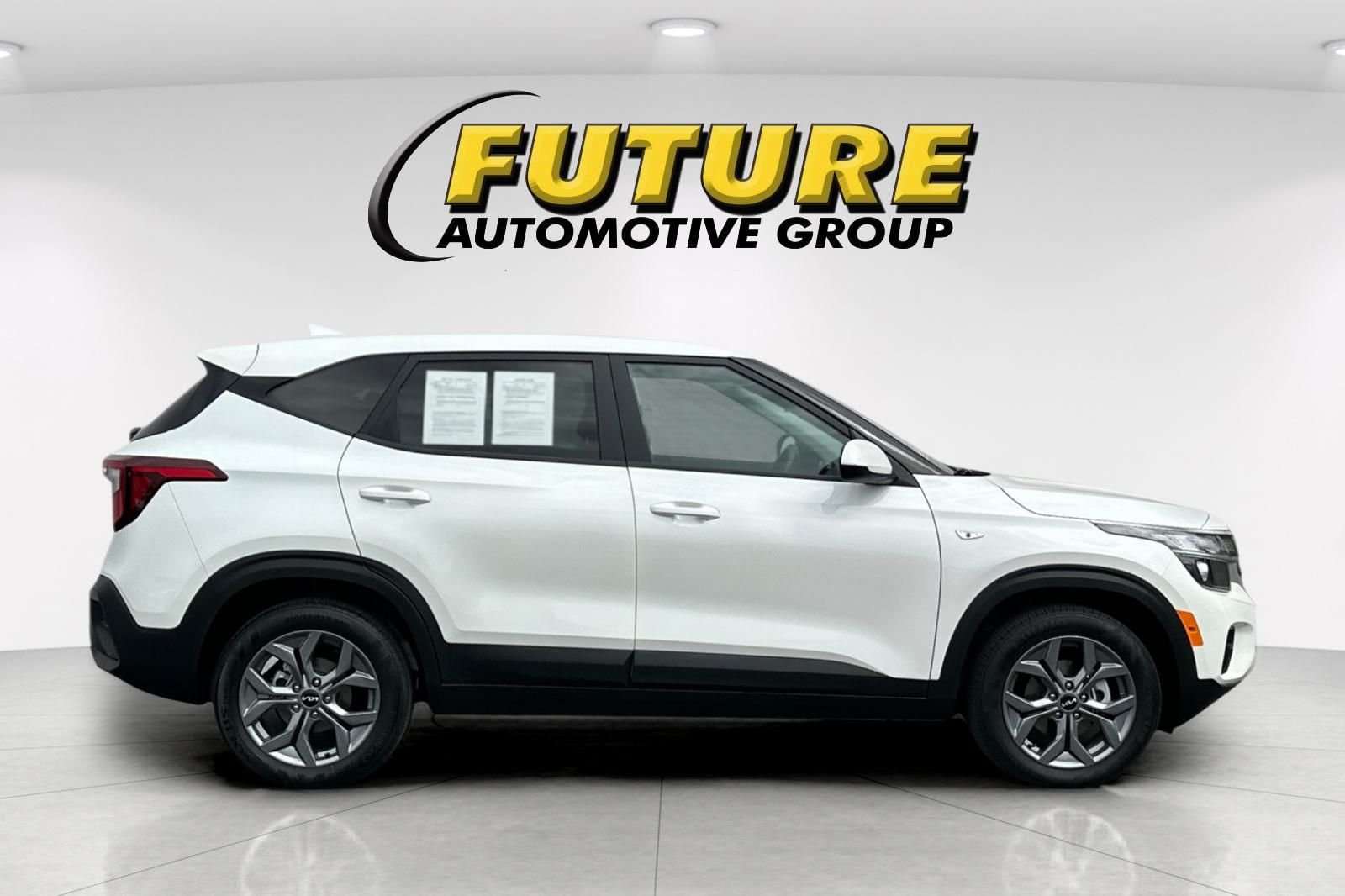 Used 2026 White Kia LX image 3