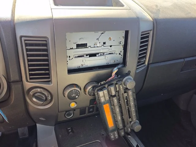 Used 2004 Gray Nissan LE image 21