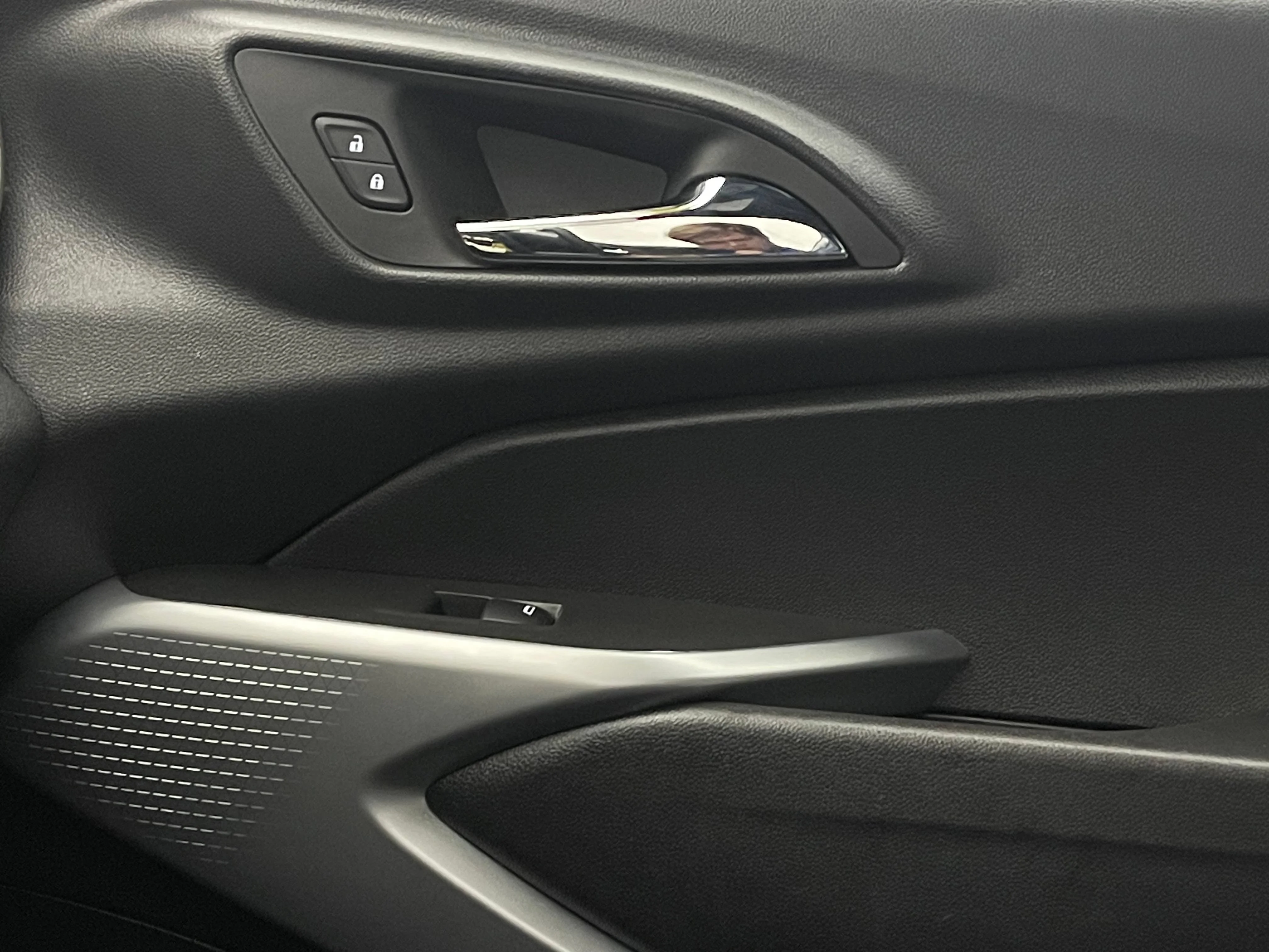 Used 2024 Summit White Chevrolet 1RS image 38