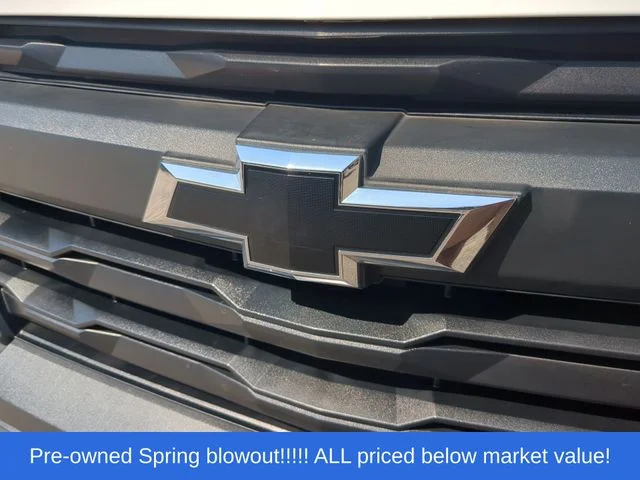Used 2025 White Chevrolet Trail Boss image 11