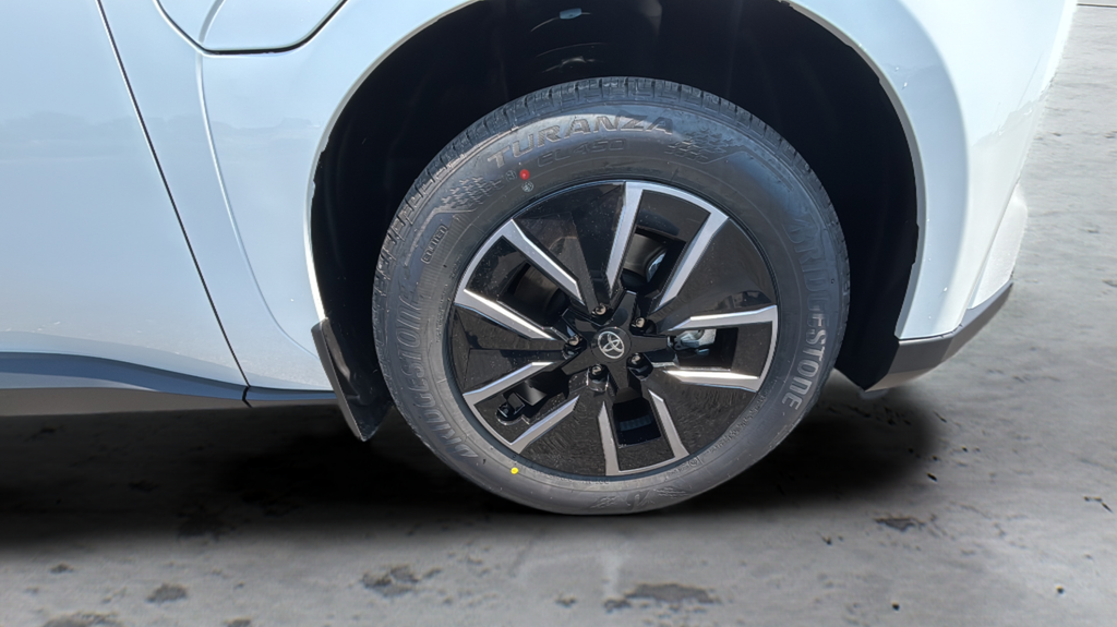 New 2026 Wind Chill Pearl Toyota XLE image 41