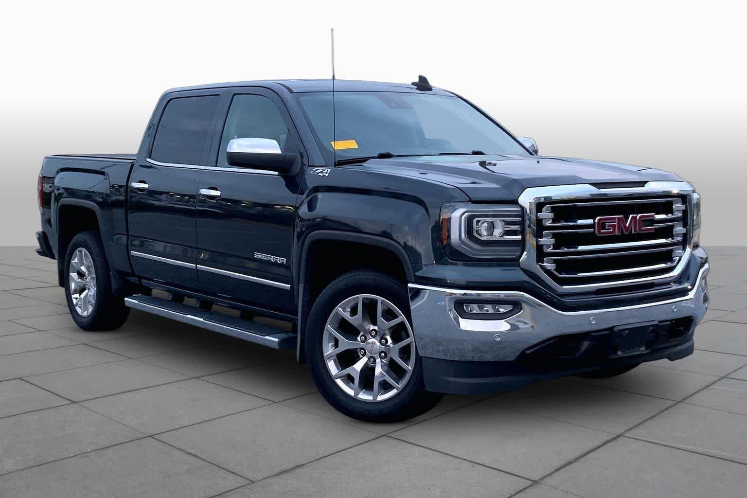 Used 2018 Dark Slate Metallic GMC SLT image 3