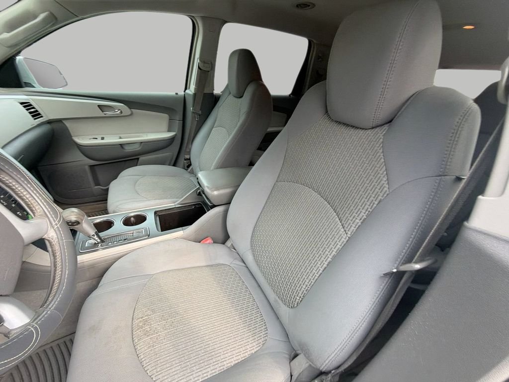 Used 2009 Silver Chevrolet LT image 18