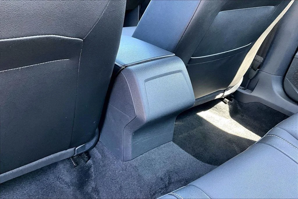 Certified Used 2024 Silver Volkswagen 1.5T SE image 10