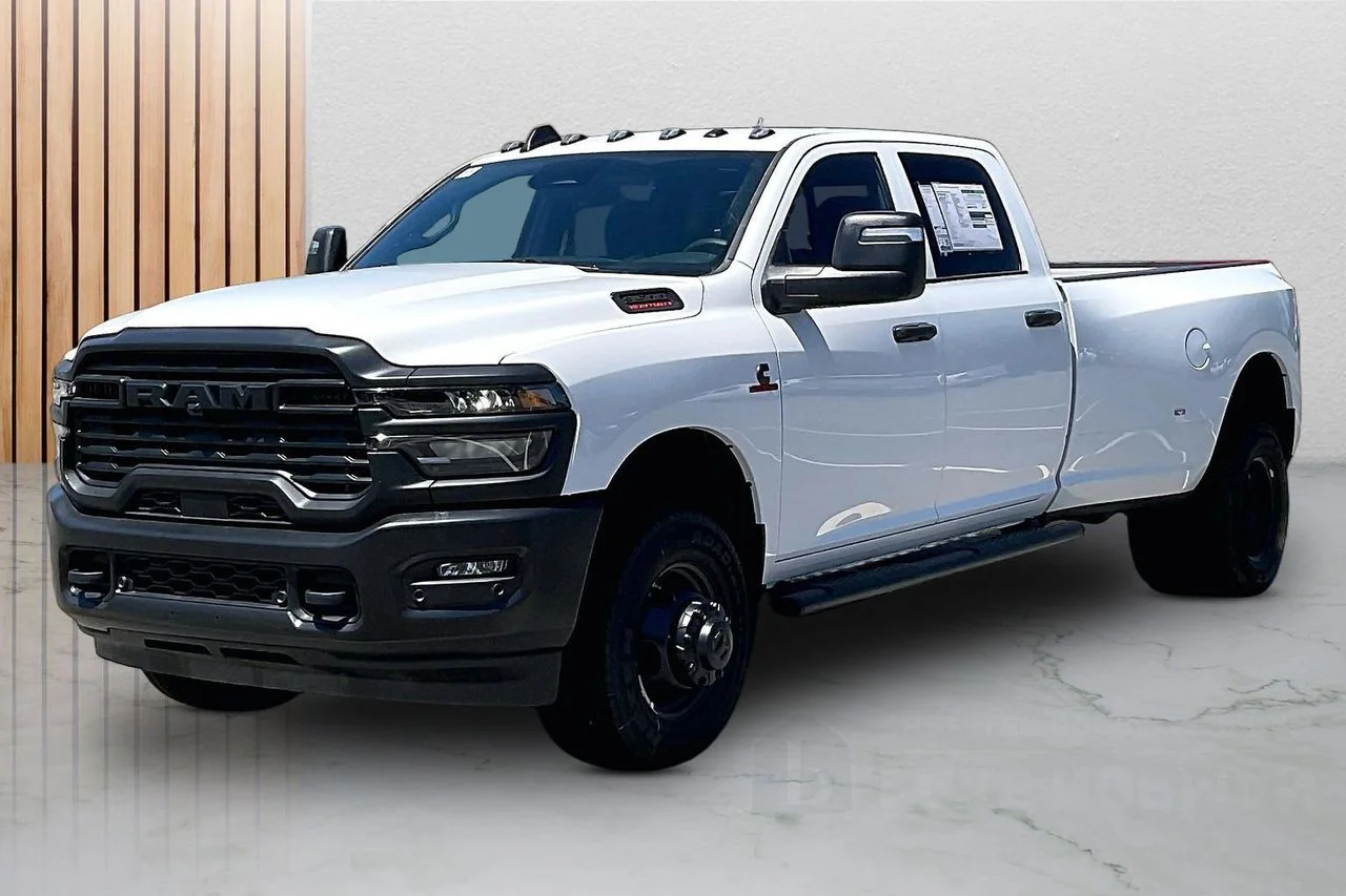 New 2026 Bright White Clear-Coat Exterior Paint RAM Tradesman image 4