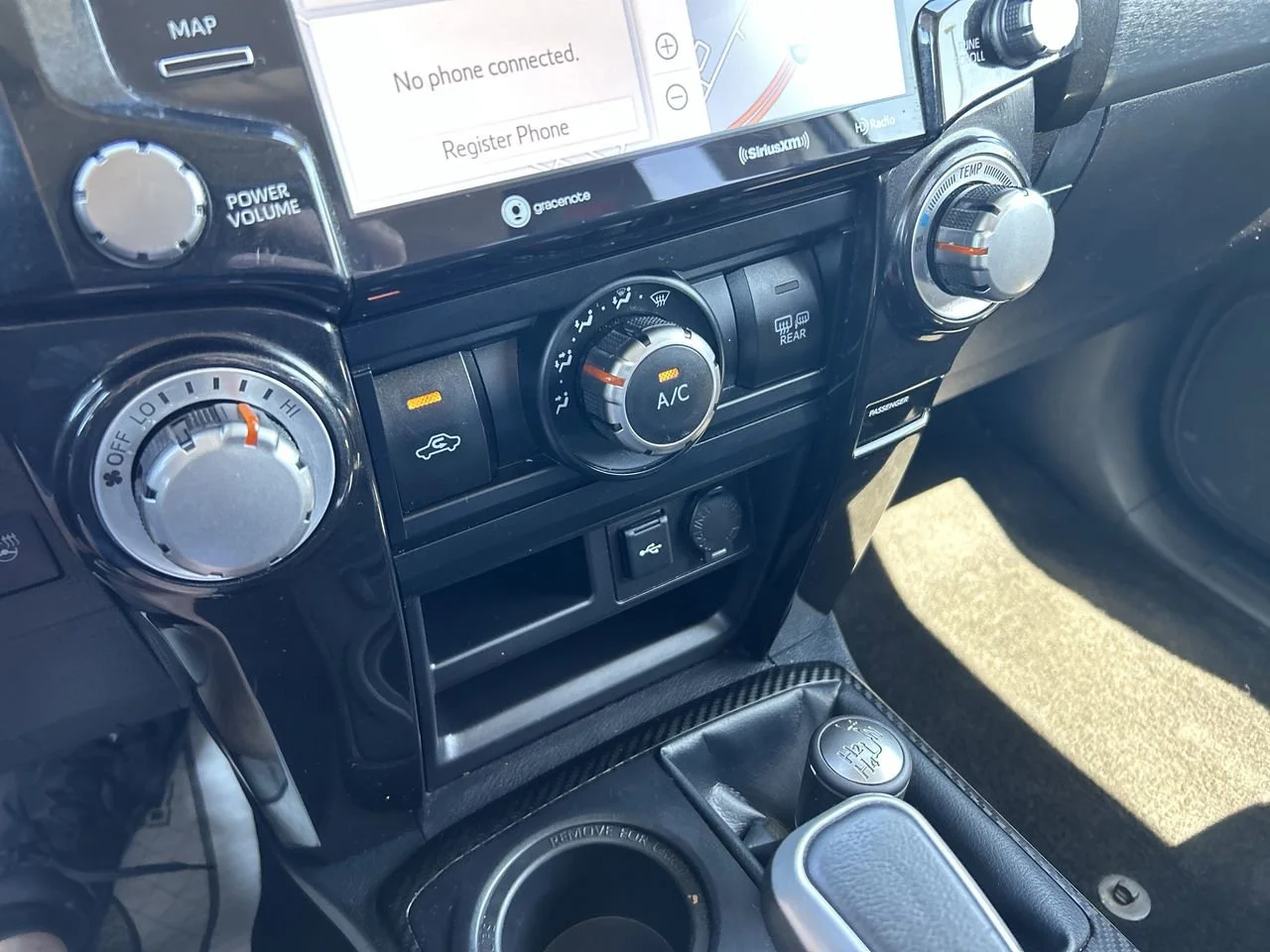 Used 2024  Toyota  image 27