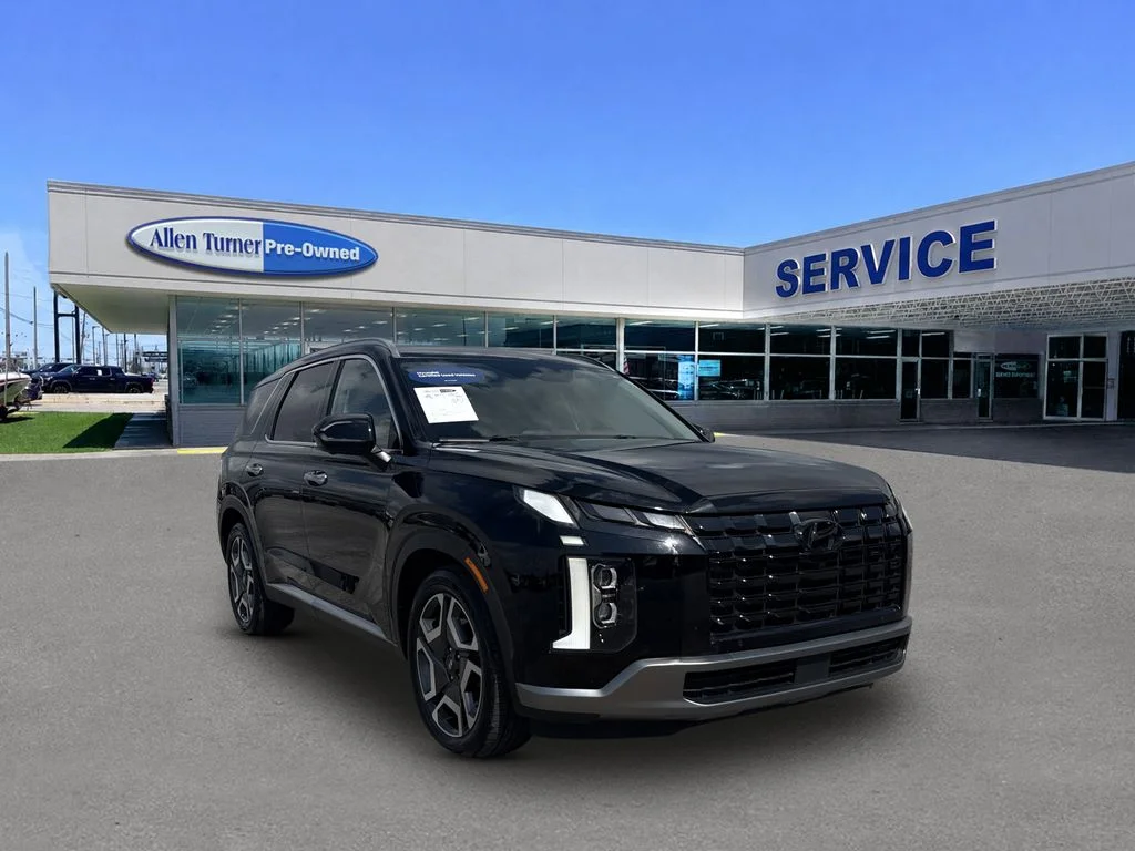 Used 2023 Abyss Black Pearl Hyundai Limited image 2