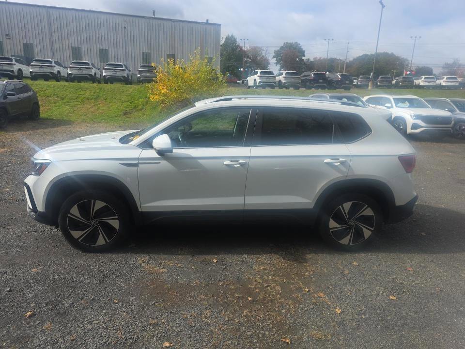 Used 2023 White Volkswagen 1.5T SE image 6