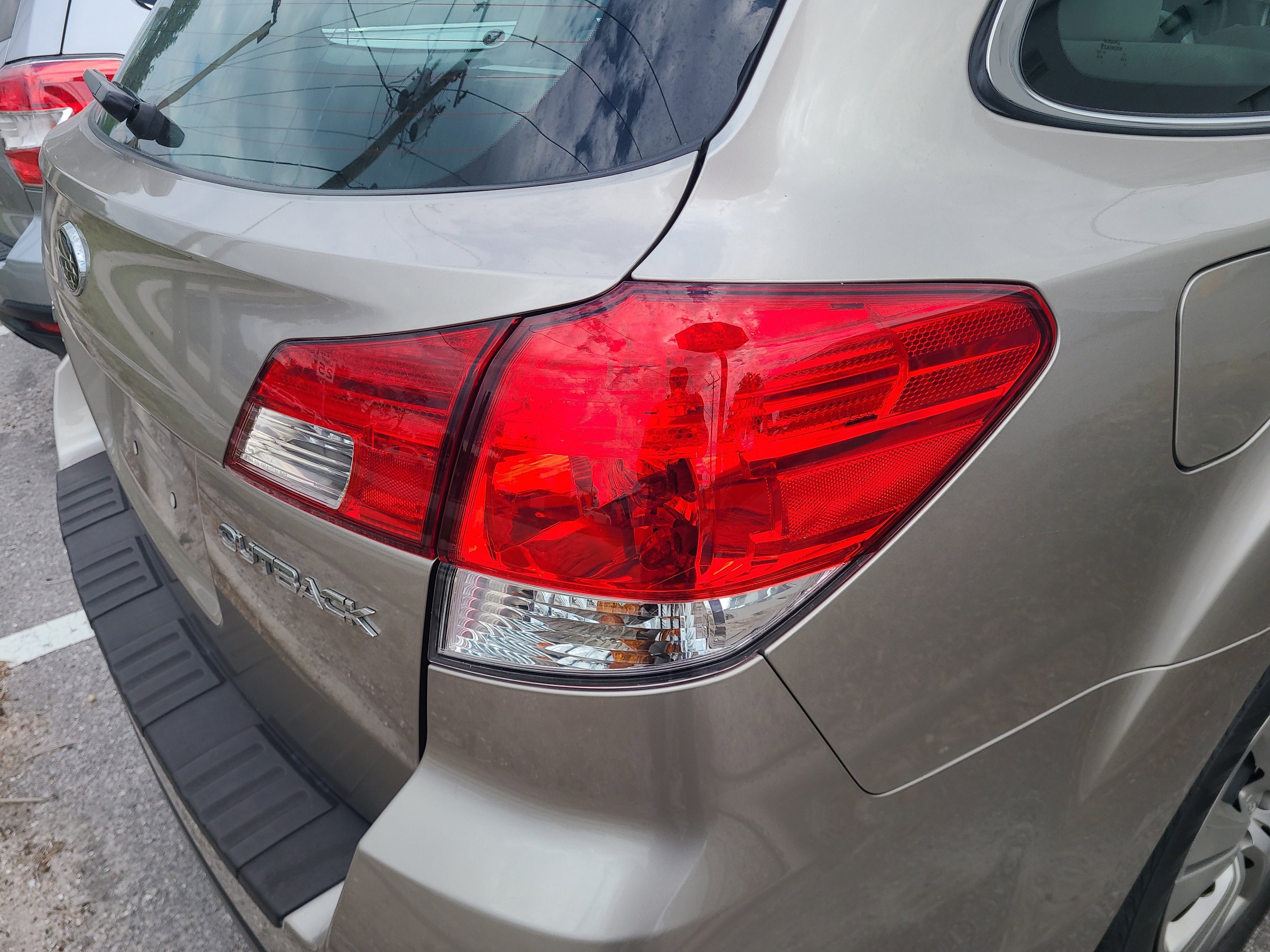 Used 2014 Tungsten Metallic Subaru 2.5i image 9
