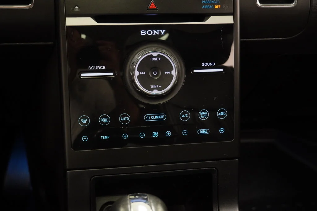 Used 2013 Gray Ford Limited image 30