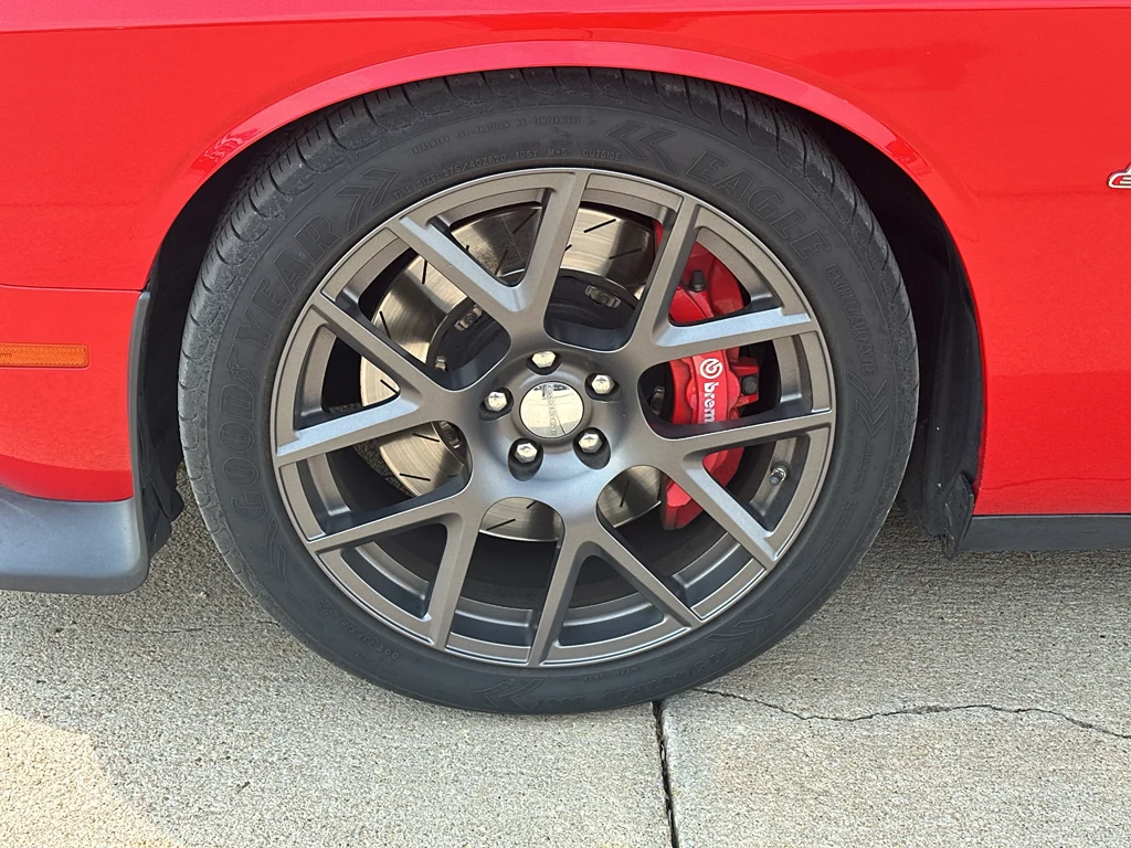 Used 2016 Torred Clearcoat Dodge R/T Scat Pack image 25