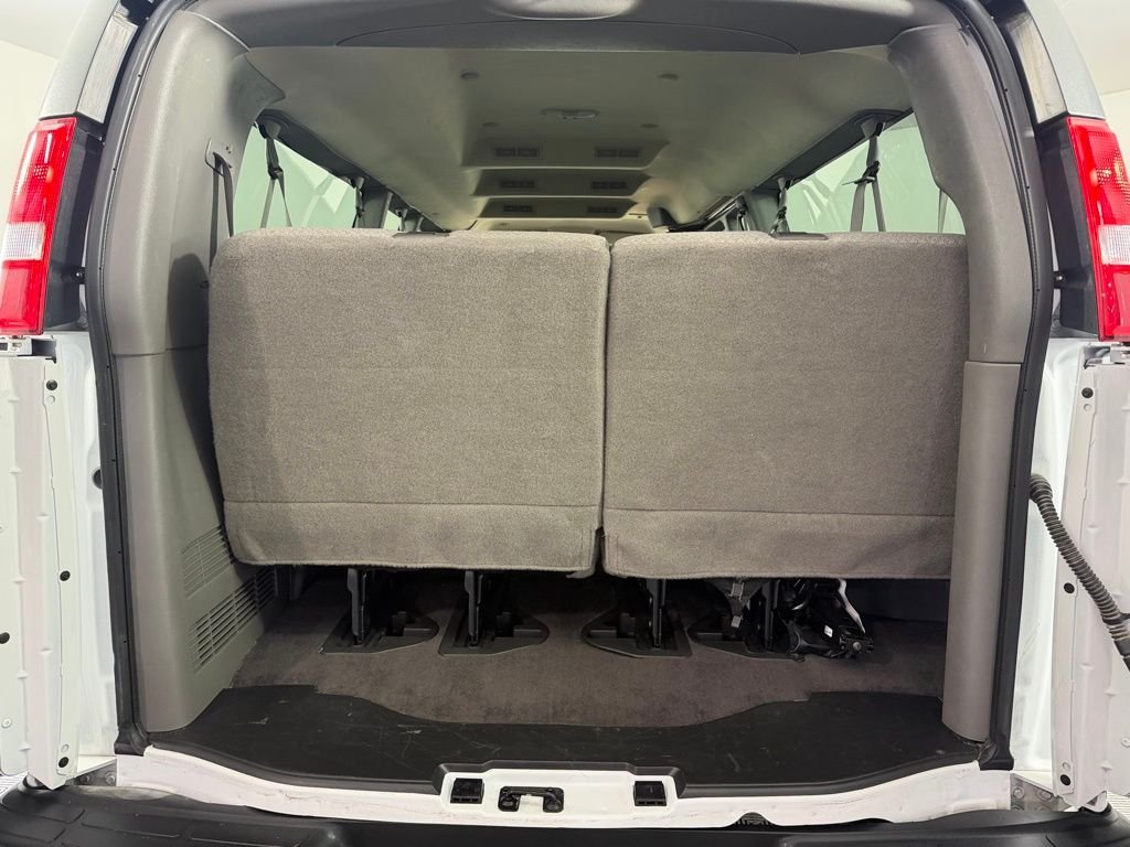 Used 2025 White Chevrolet LT Passenger image 23