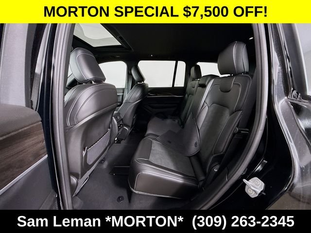 New 2026 Diamond Black Crystal Pearl-Coat Exterior Paint Jeep Altitude image 25