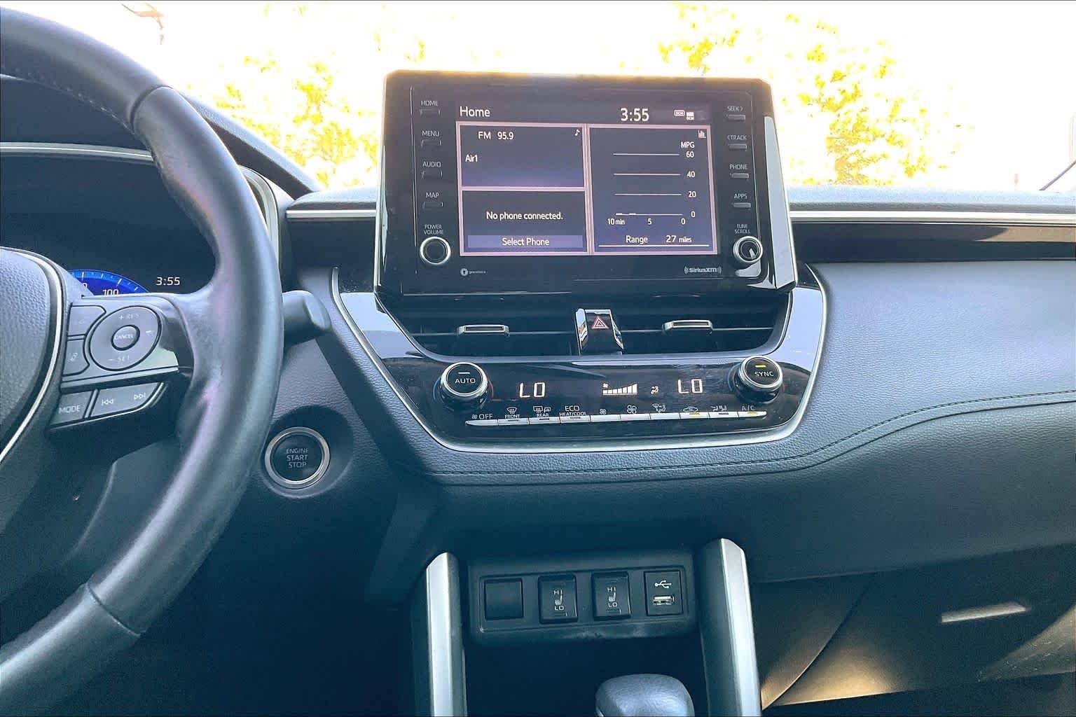 Used 2022 Wind Chill Pearl Toyota XLE image 32